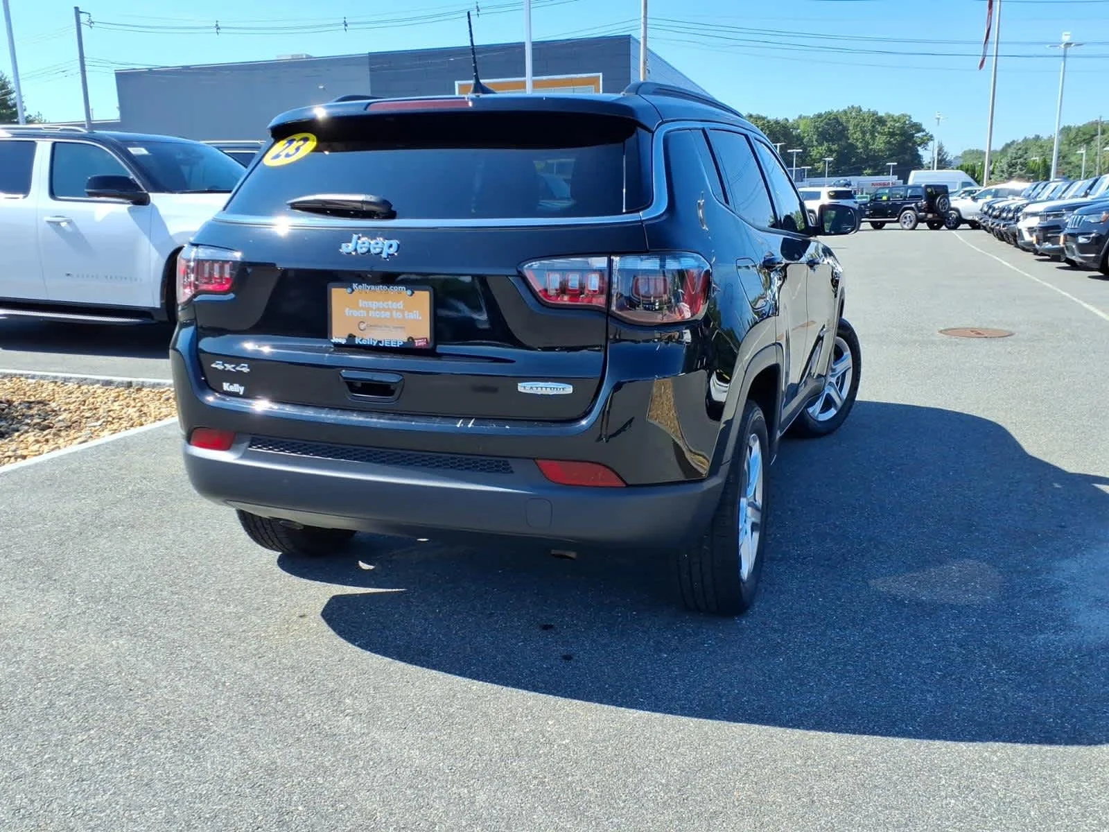 Certified Used 2023 Diamond Black Crystal Pearlcoat Jeep Latitude image 8