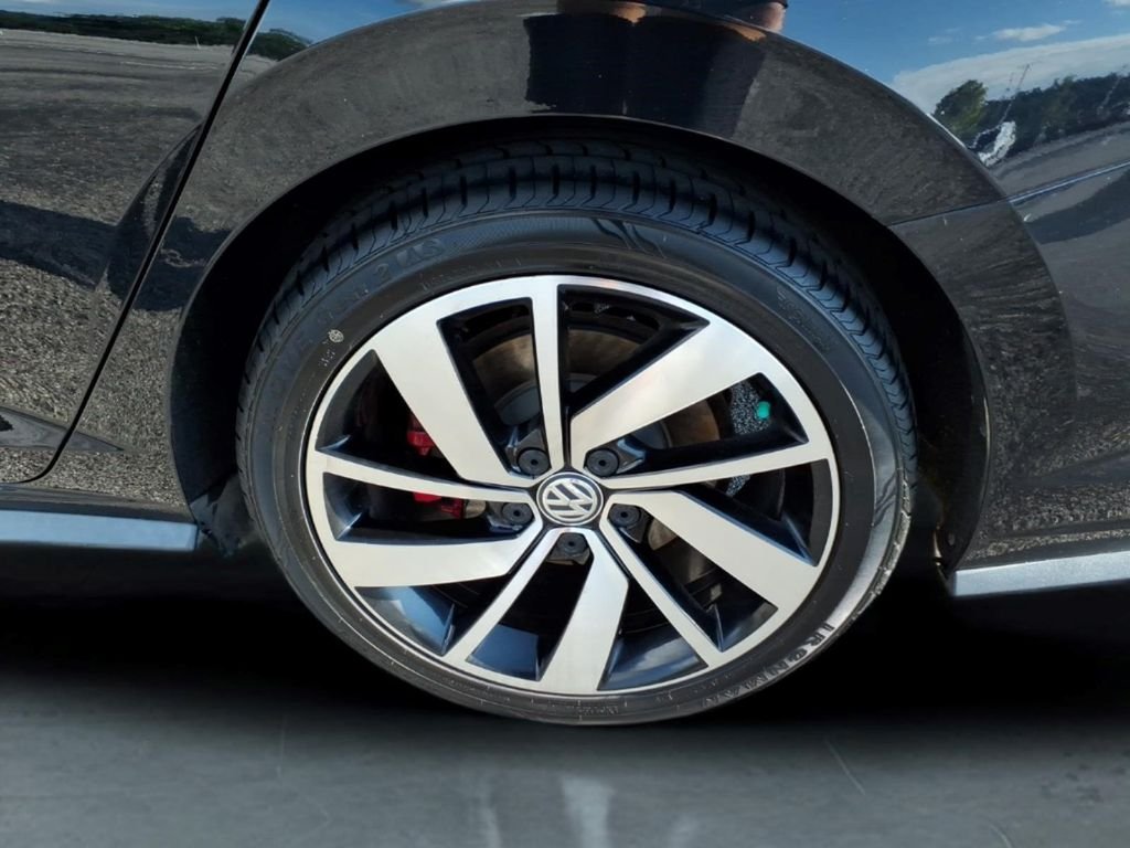 Used 2019 Black Volkswagen 2.0T S image 9