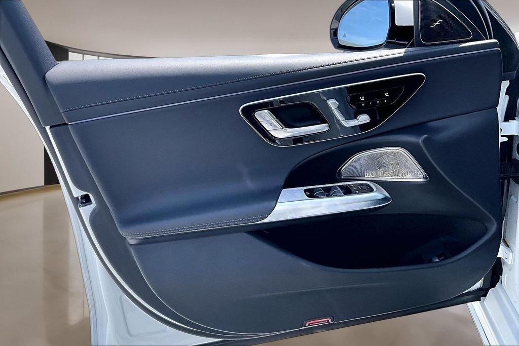 2025 Mercedes-Benz E-Class E350 - Photo 18