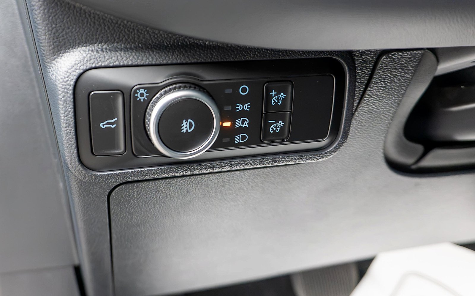 2026 Ford Explorer Tremor - Photo 17
