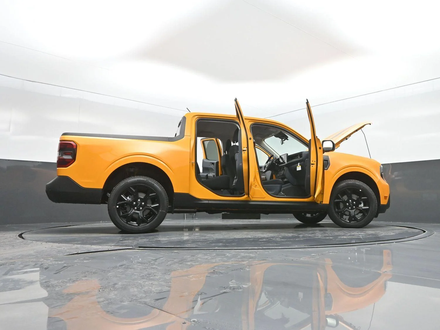 New 2026 Orange Fury Metallic Tri-Coat Ford XLT image 50