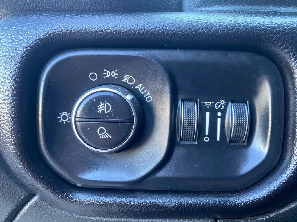 Used 2022  Ram Laramie image 18