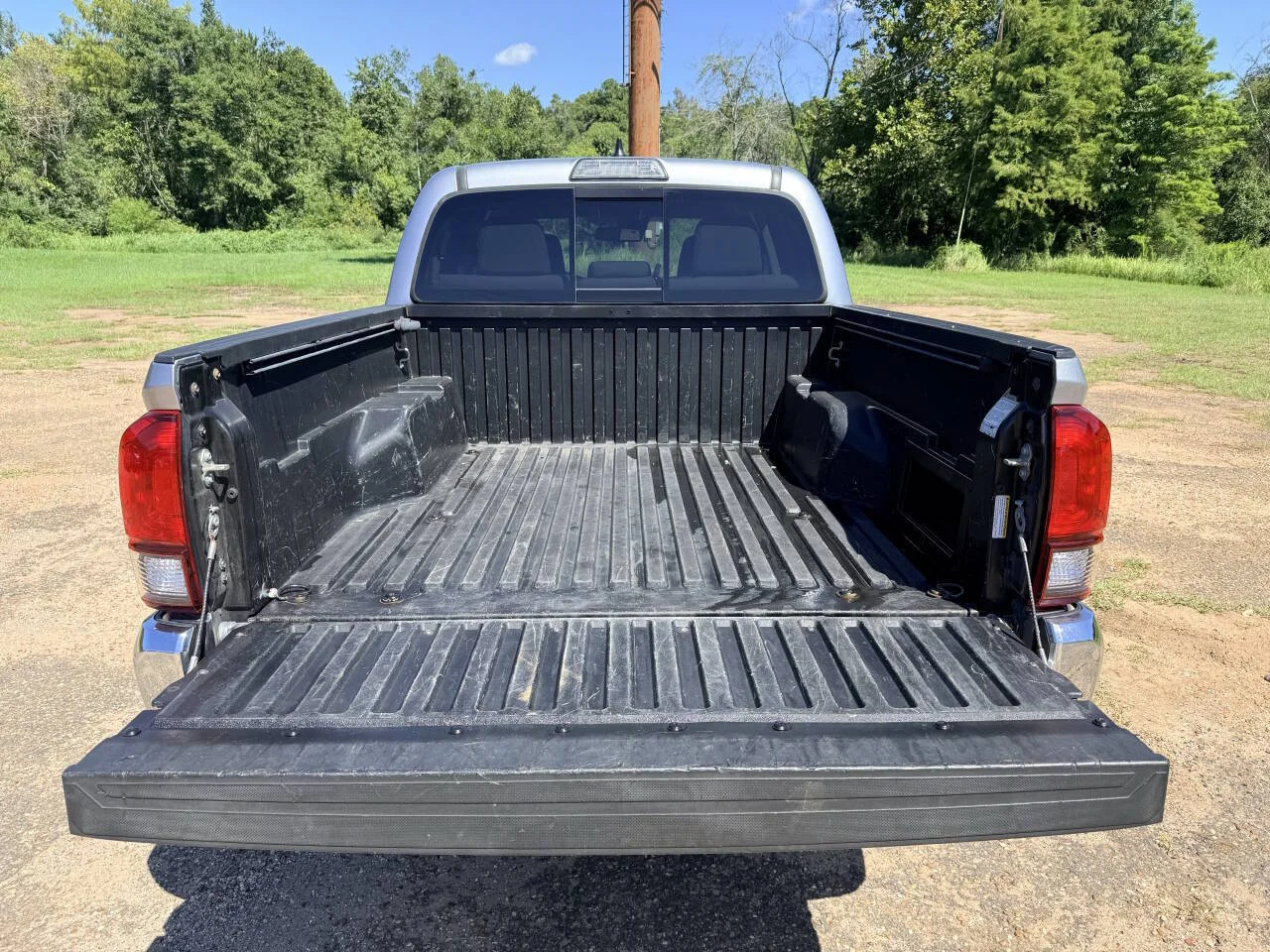 Used 2019 Silver Toyota SR5 V6 4x2 4dr Double Cab 5.0 ft SB image 5
