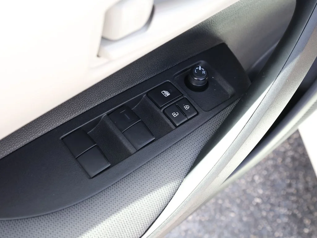 Used 2025 White Toyota LE image 11