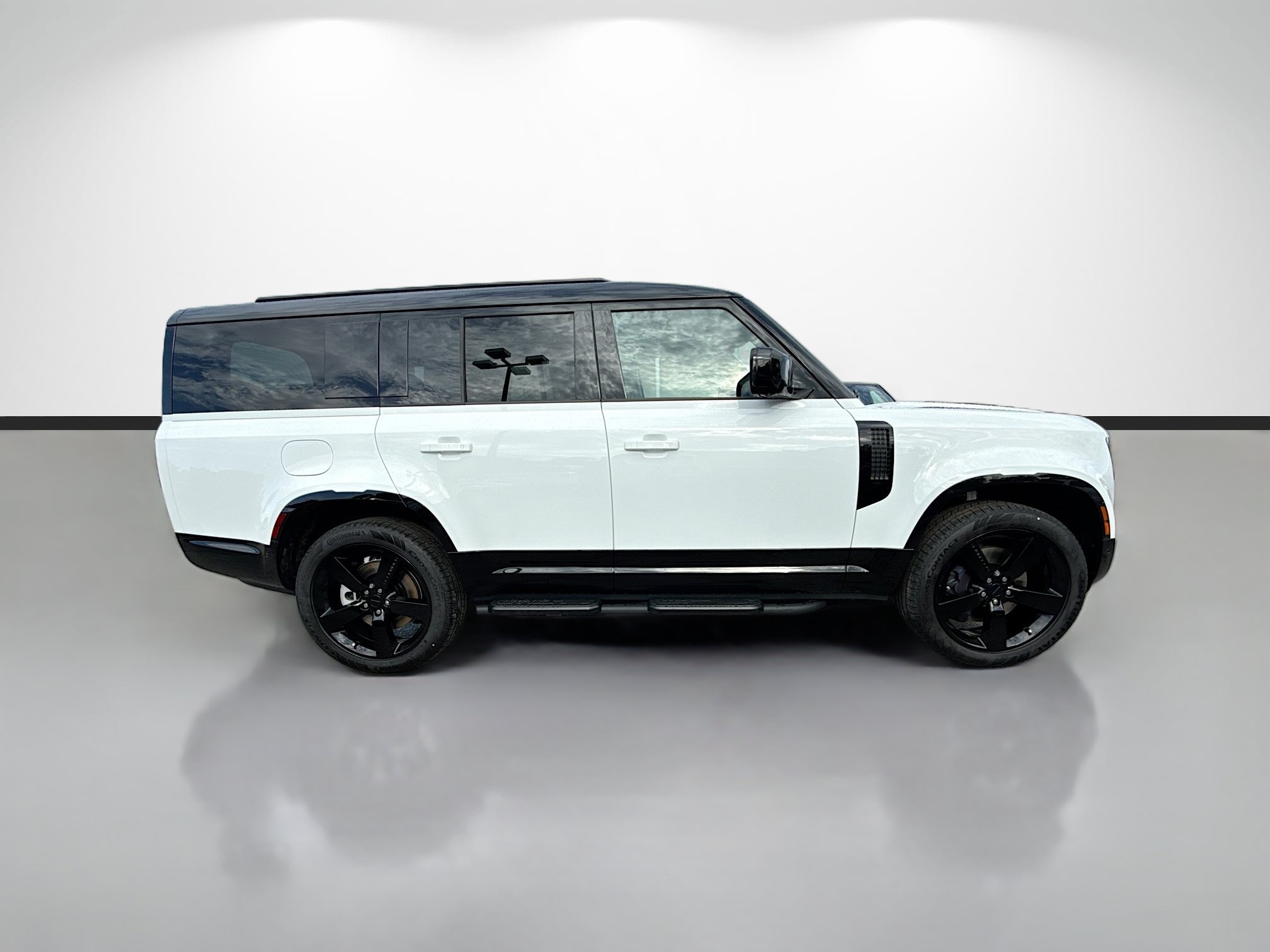 New 2026 Fuji White Land Rover X-Dynamic SE image 6