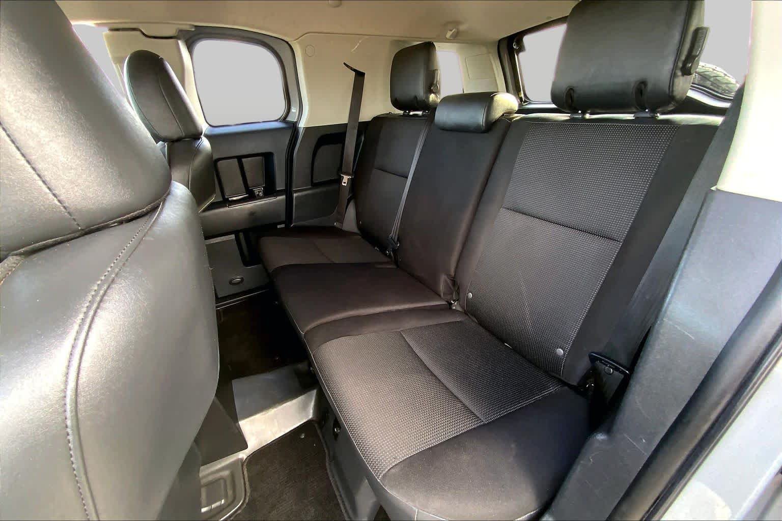 Used 2014 Cement Toyota  image 20