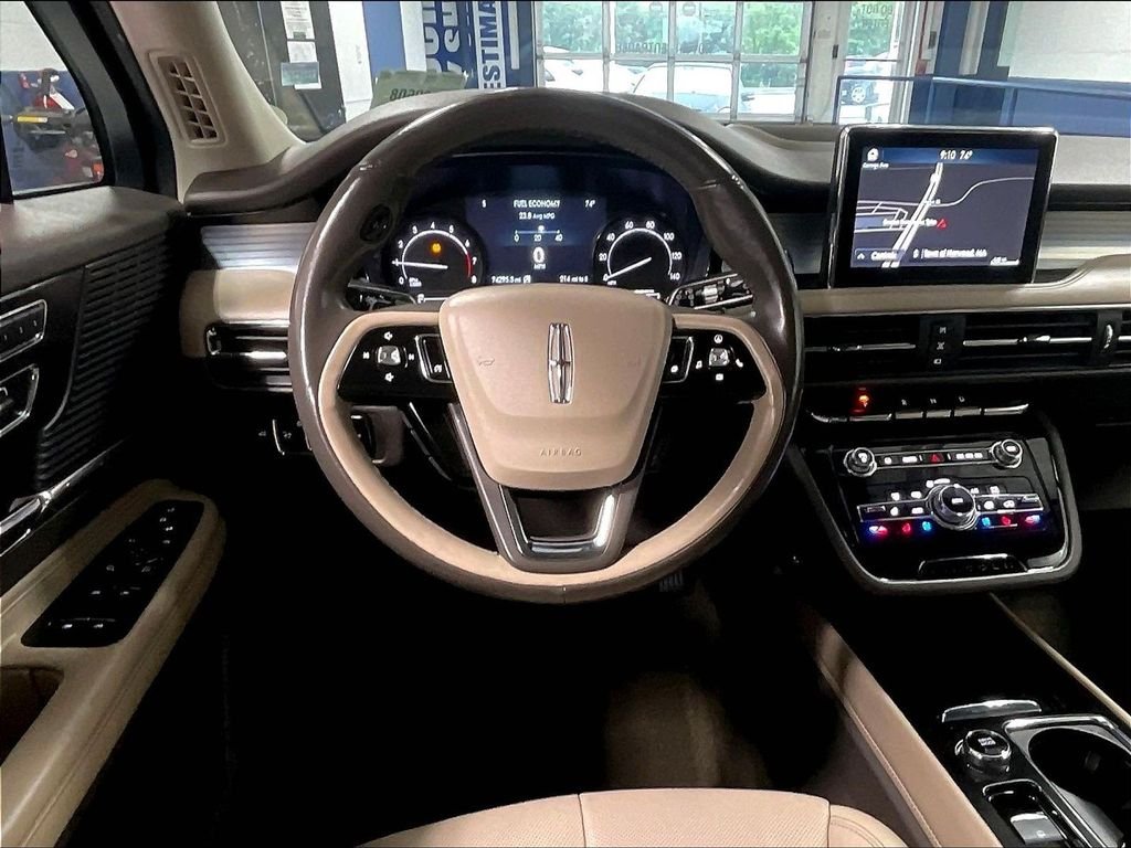 Used 2020 White Lincoln Standard image 17
