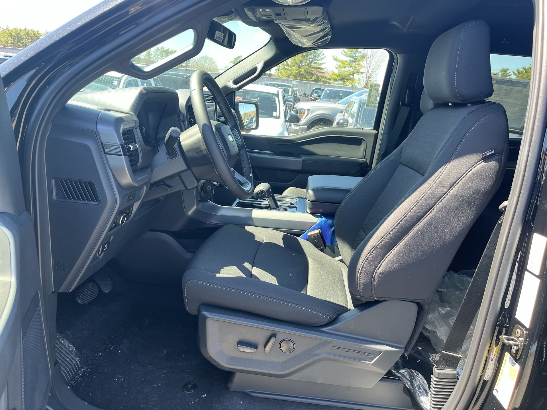 New 2026 Agate Black Metallic Ford XLT image 6