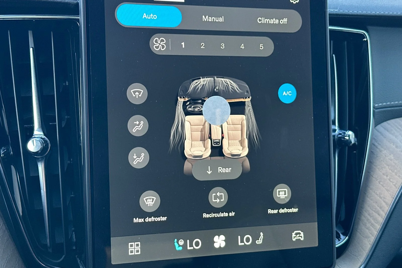 2026 Volvo XC60 Ultra - Photo 18
