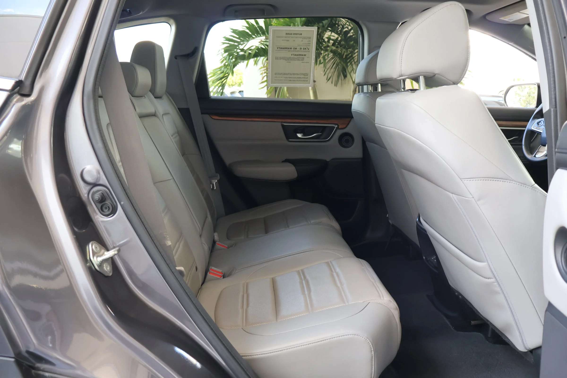 Used 2018 Modern Steel Metallic Honda Touring image 18