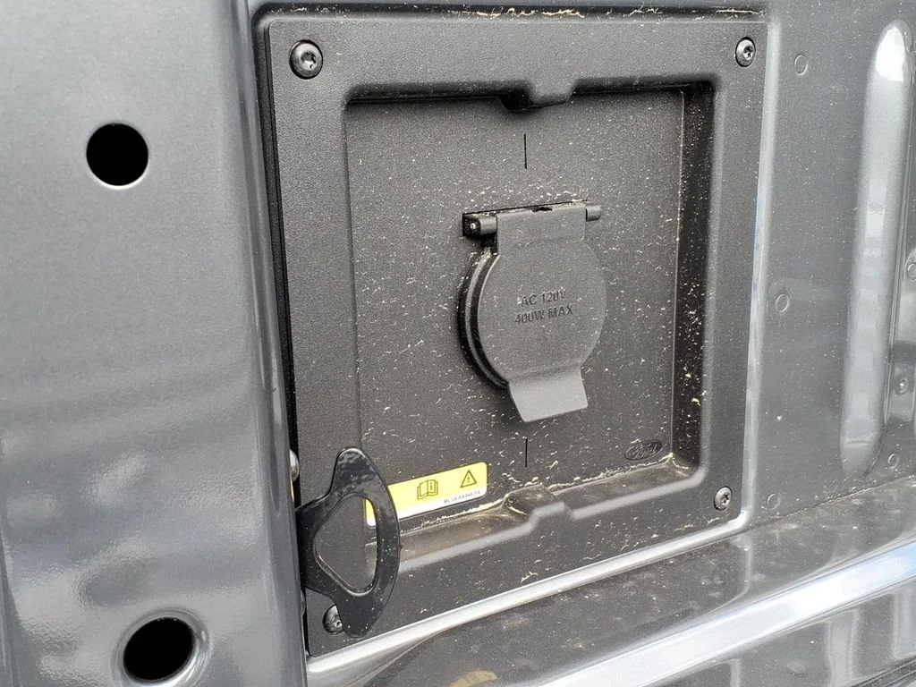 New 2026 Carbonized Gray Metallic Ford XLT image 8