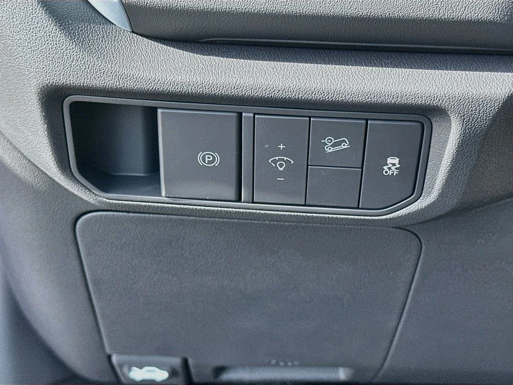 New 2027 Ivory Silver Kia S image 10