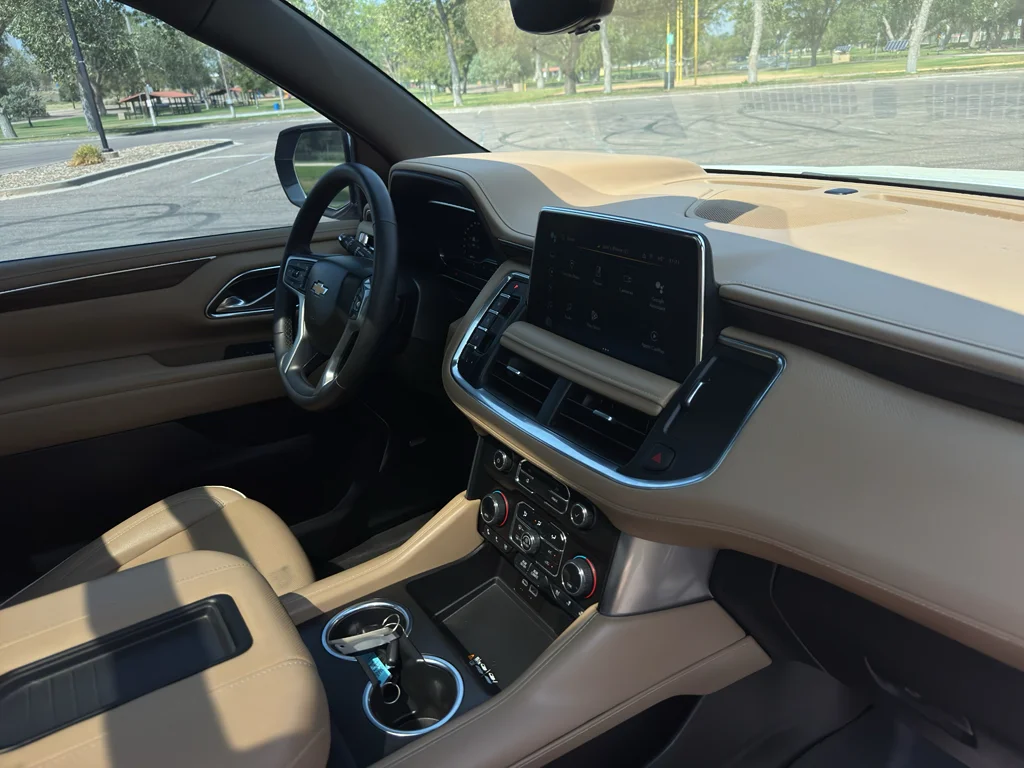 Used 2023 Iridescent Pearl Tricoat Chevrolet Premier image 11