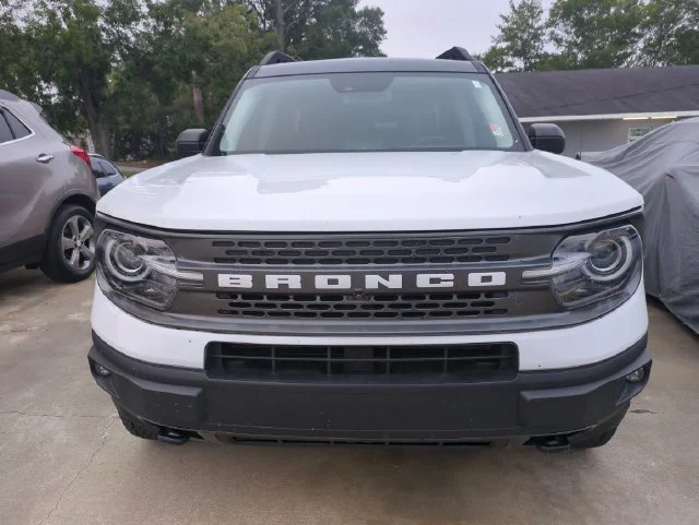 Used 2022 White Ford Badlands image 2