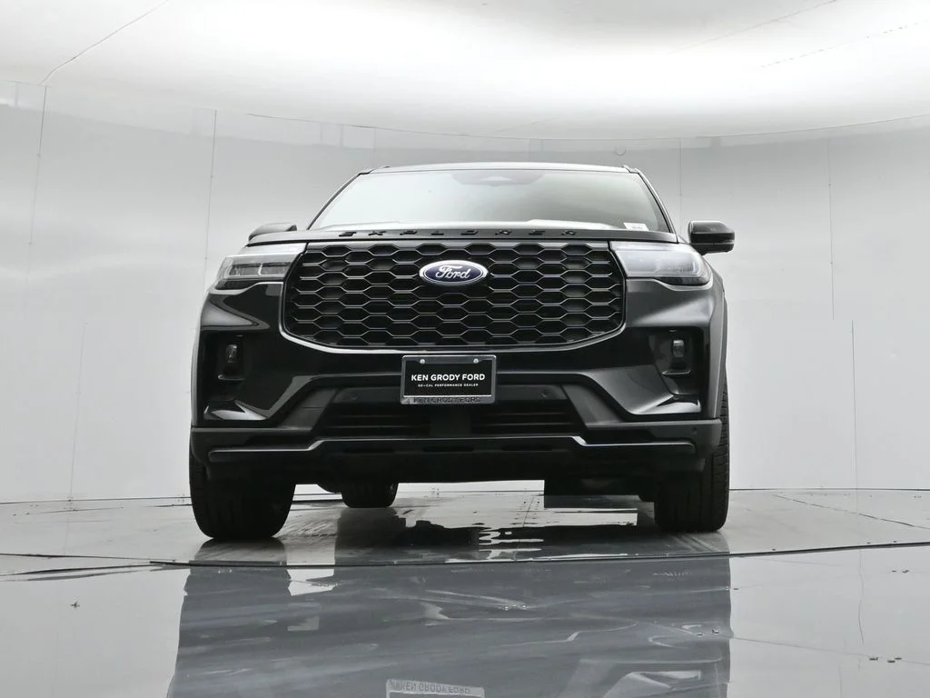New 2026 Agate Black Metallic Ford ST-Line image 45