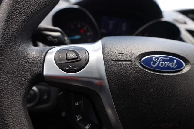 Used 2015  Ford S image 25