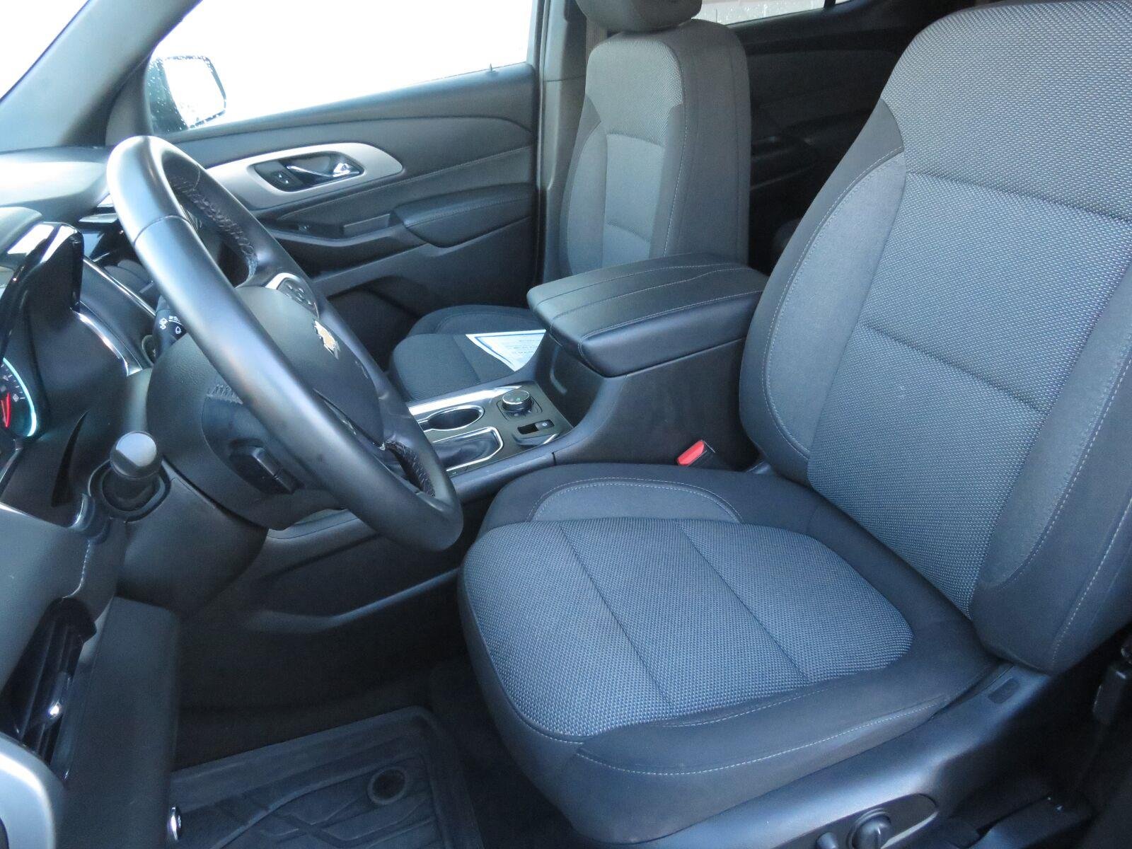 Used 2023 Silver Sage Metallic Chevrolet LT Cloth image 22