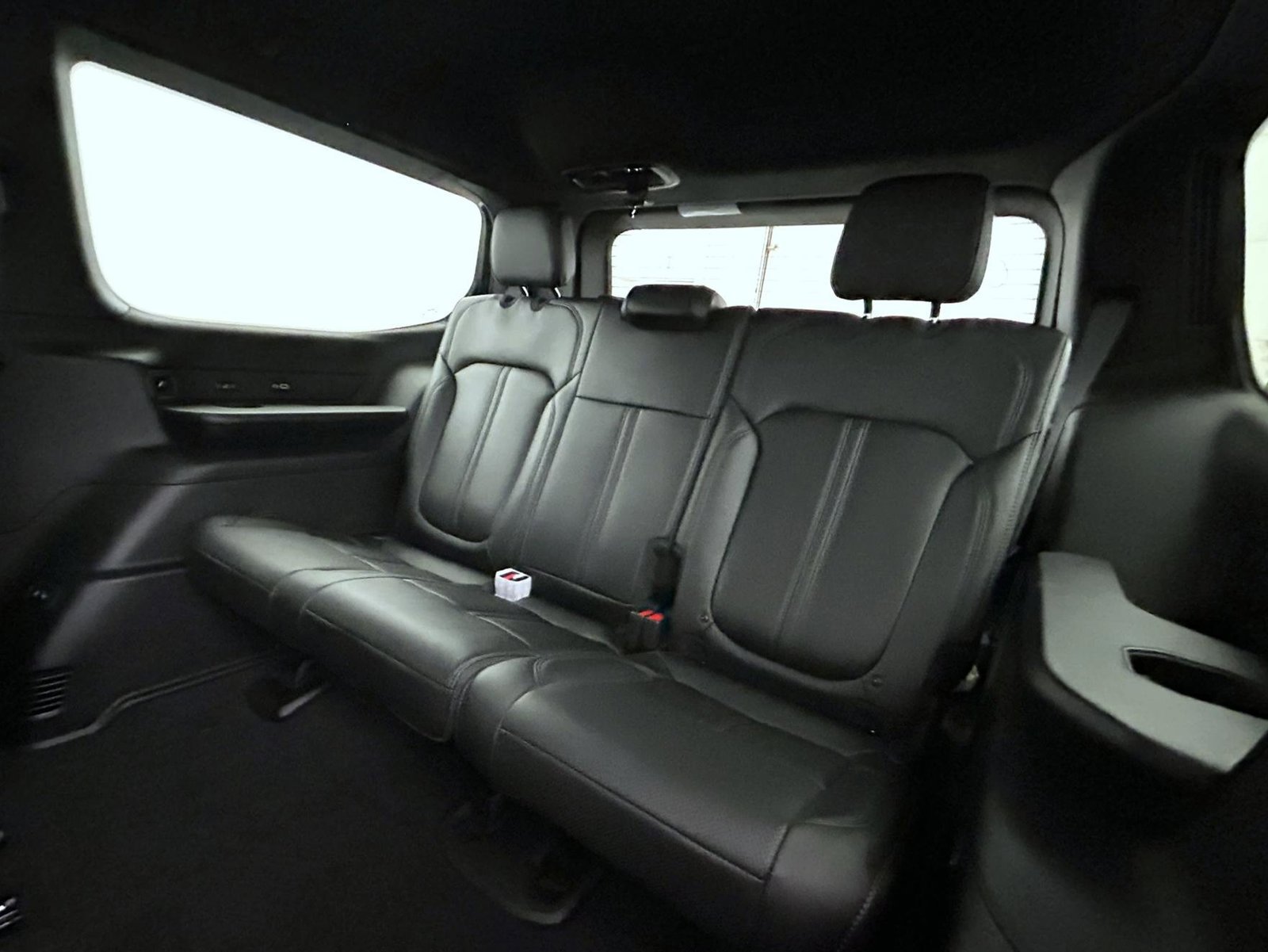 New 2026 Velvet Red Pearl-Coat Exterior Paint Jeep Limited Altitude image 20