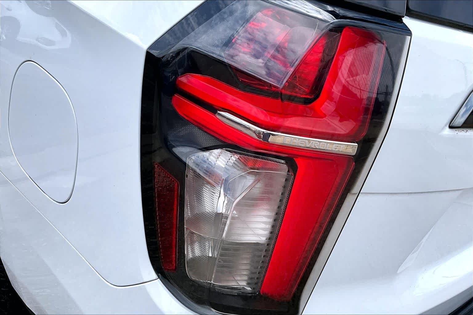 Used 2022 Summit White Chevrolet Z71 image 28