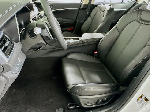 New 2025 White Genesis 2.5T image 10