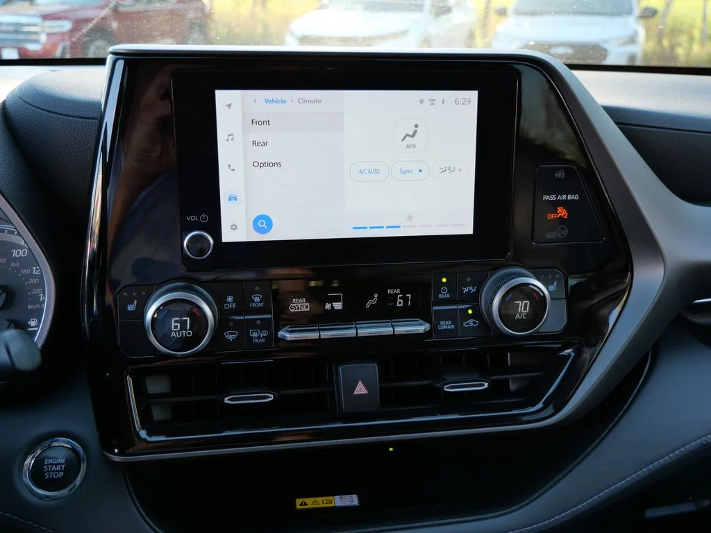 2023 Toyota Highlander XLE - Photo 17