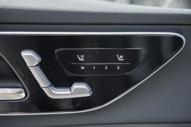 New 2026 Polar White Mercedes-Benz GLC 300 image 42
