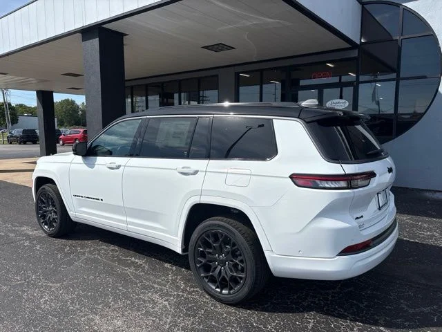 New 2027 White/off-white Jeep Summit image 6