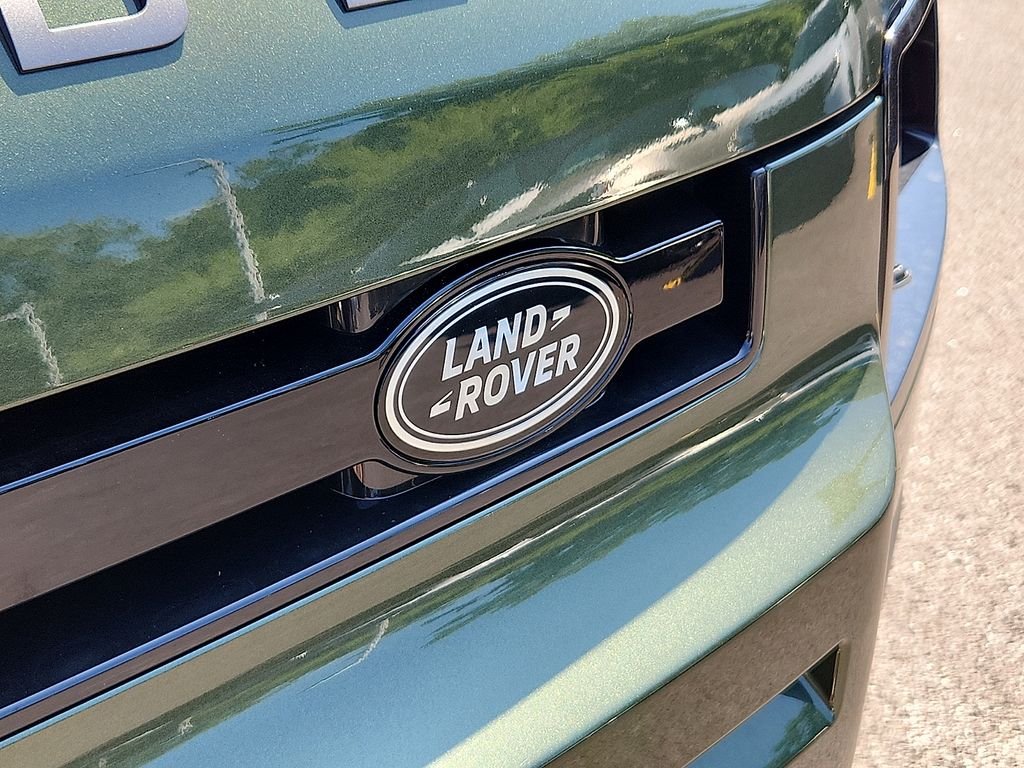 New 2026 Woolstone Green Land Rover S image 11