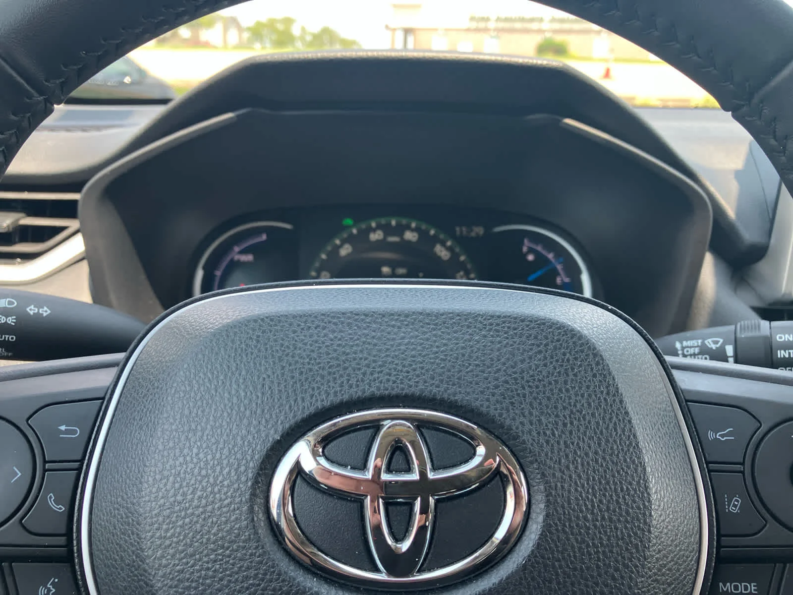 Certified Used 2025 Blueprint Toyota Hybrid XLE image 17