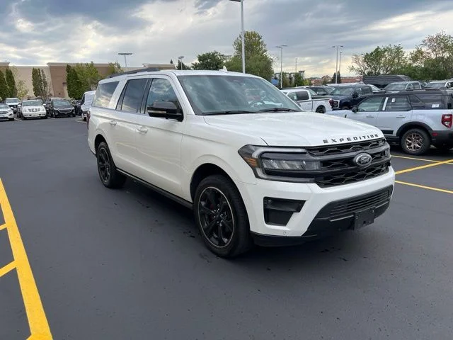 Used 2024 White Ford Limited image 1