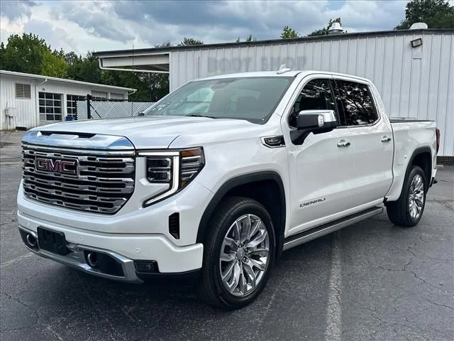 Used 2024 White GMC Denali image 5