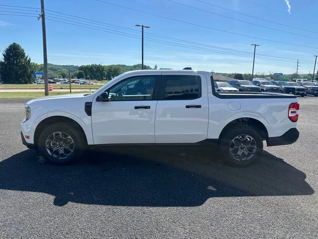New 2025 Oxford White Ford XLT image 2