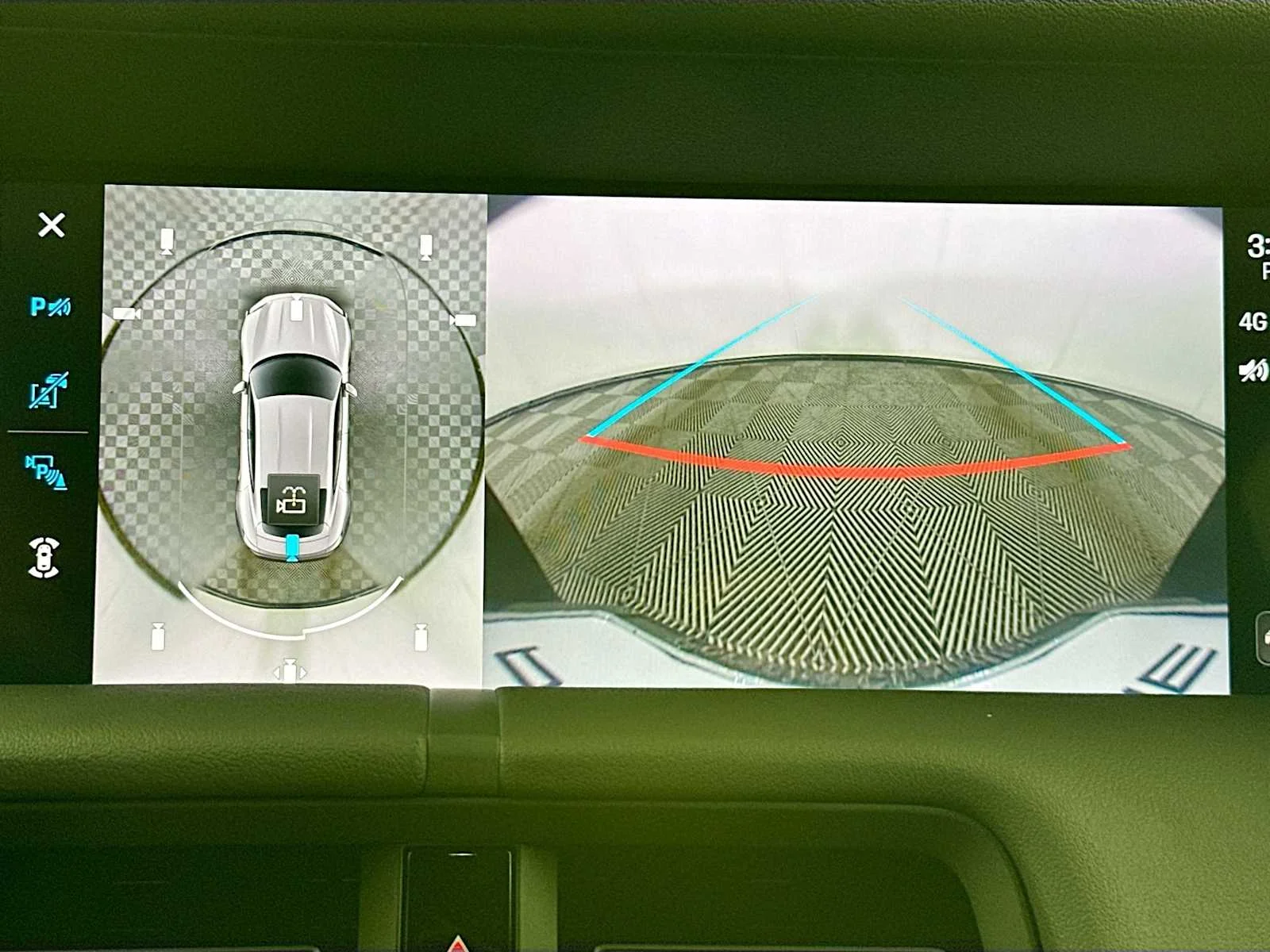 2025 Porsche Taycan Base - Photo 18