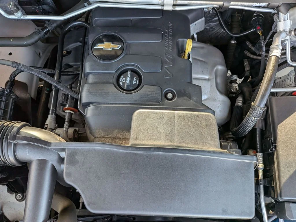 Used 2022 White Chevrolet LT image 10