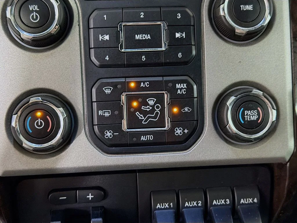 Used 2016 Silver Ford Platinum image 17
