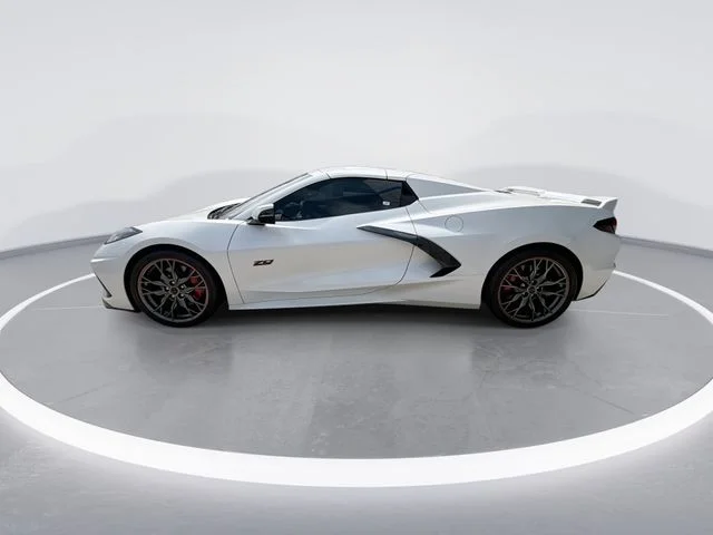 Used 2023 White Chevrolet Stingray image 5
