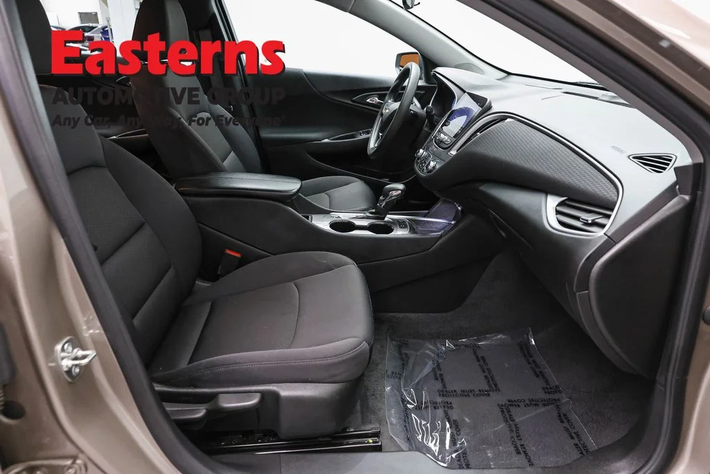 Used 2025 Gray Chevrolet LT image 24