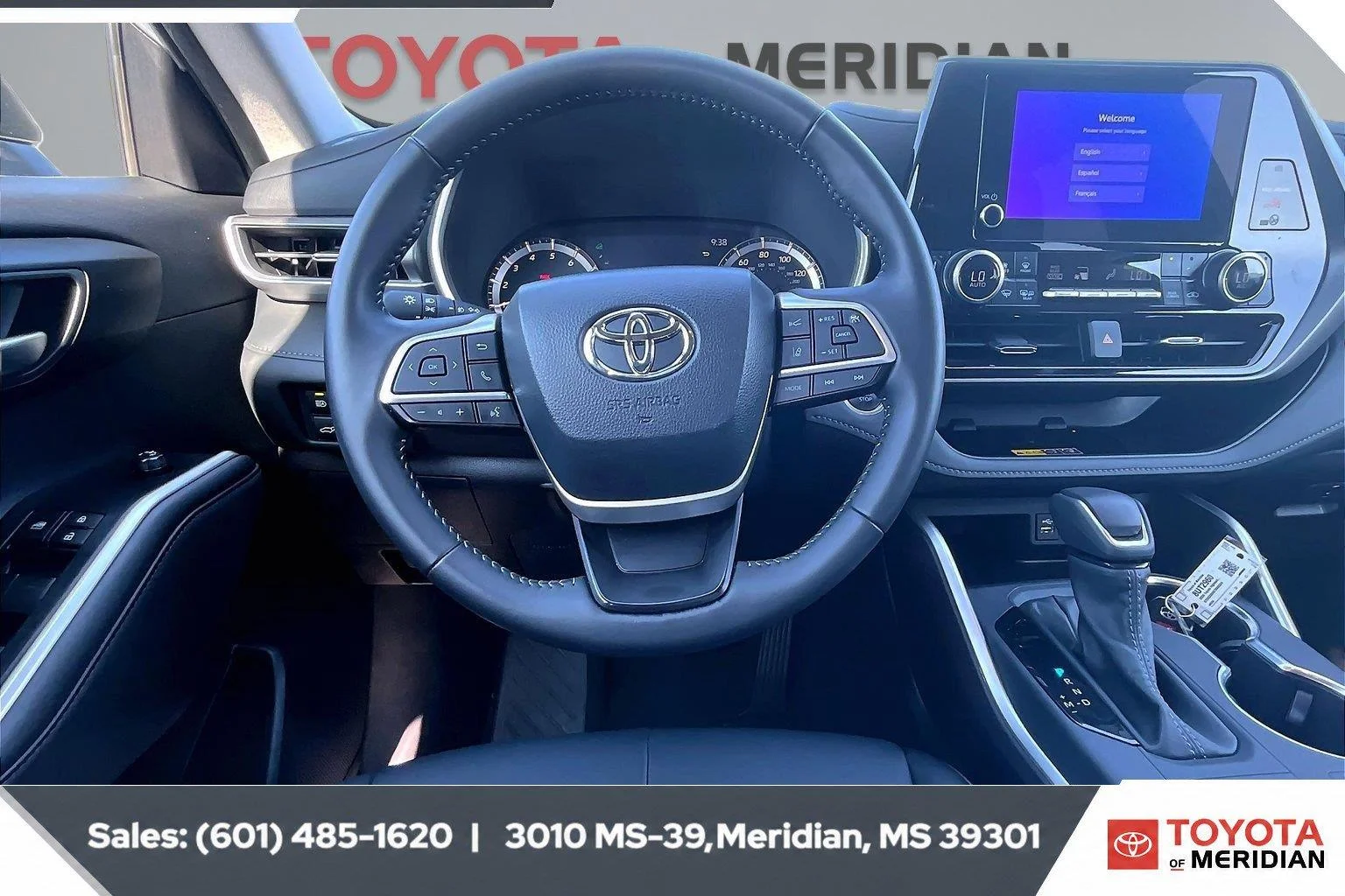 Used 2026 Wind Chill Pearl Toyota XLE image 5