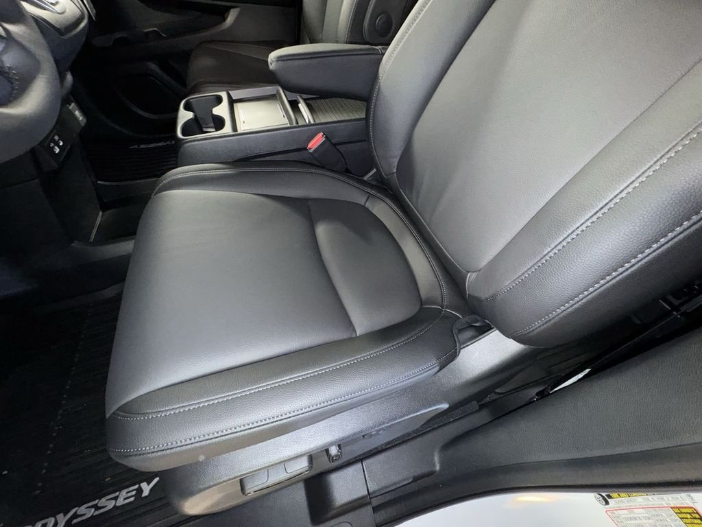 2026 Honda Odyssey EX-L - Photo 16
