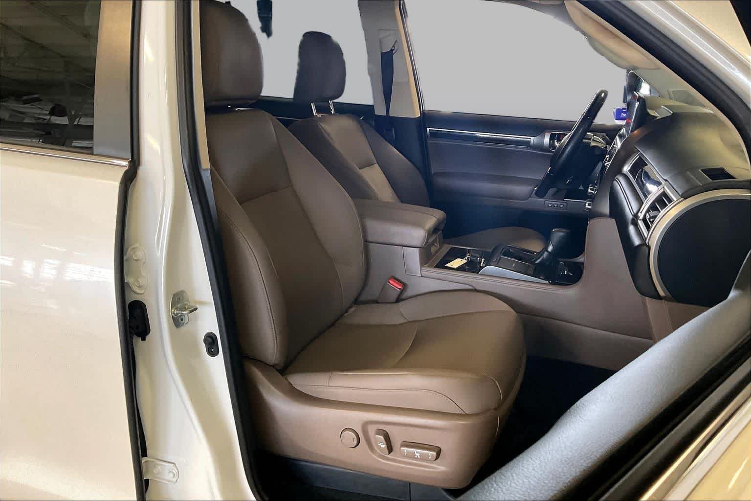 Used 2023 Eminent White Pearl Lexus Premium image 8
