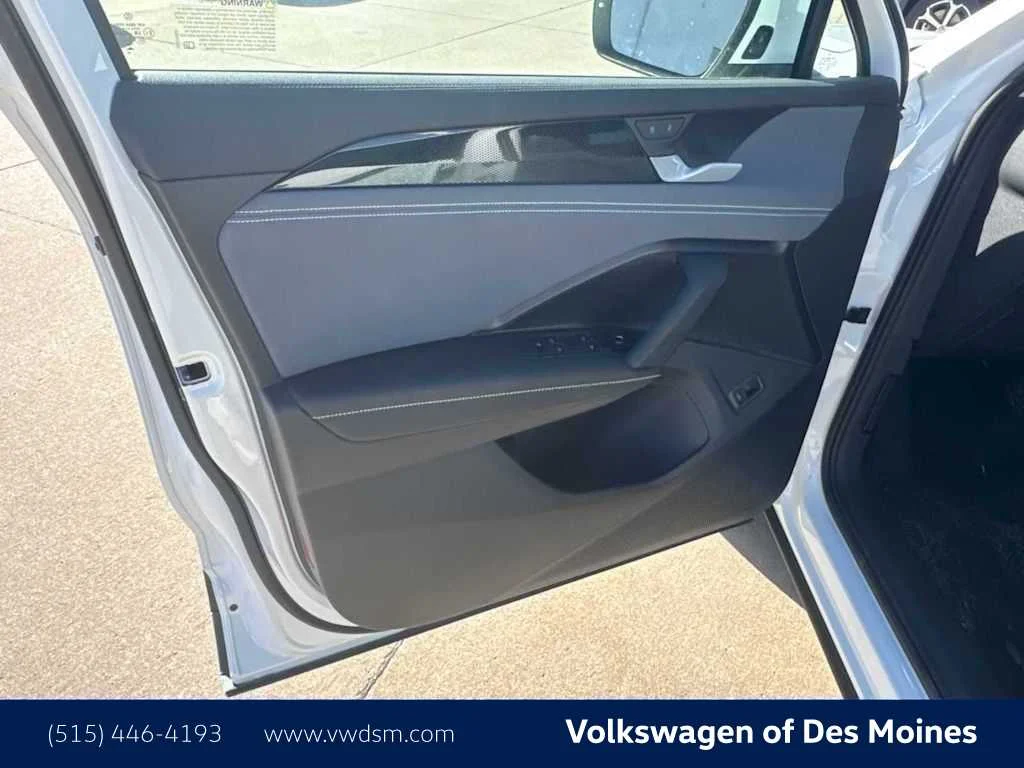 New 2026 Pure White Volkswagen SE image 20
