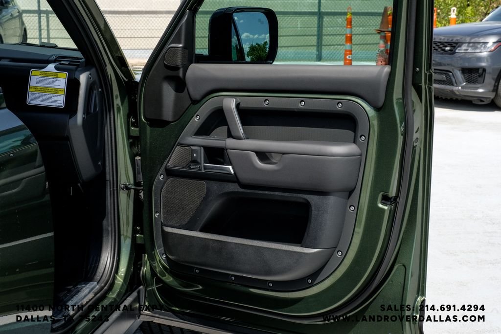 New 2026 Woolstone Green Metallic Land Rover X-Dynamic SE image 54