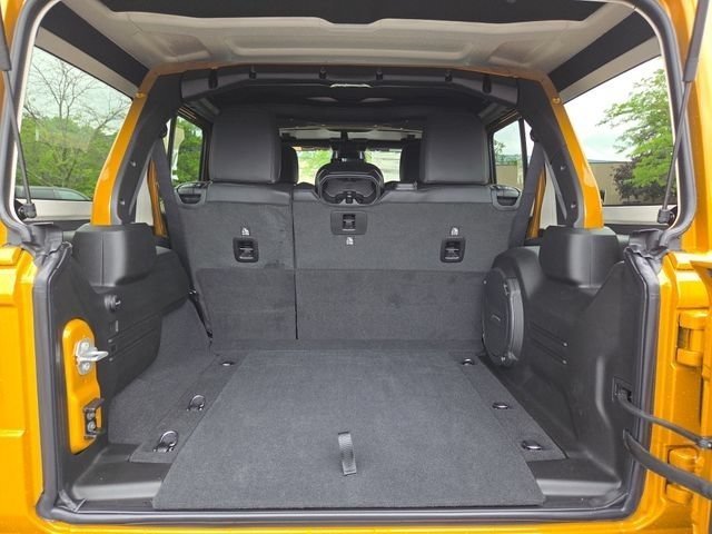 New 2026 Goldilocks Exterior Paint Jeep Rubicon X image 35