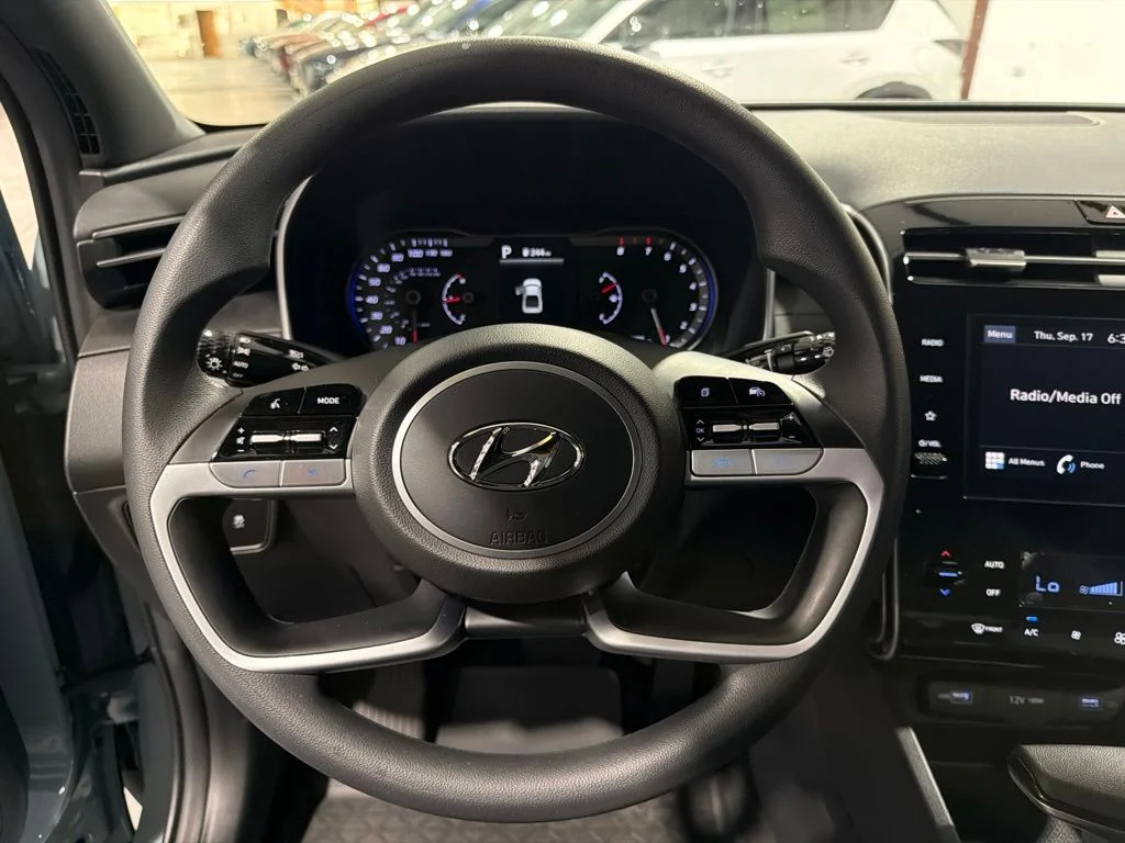 Used 2024 Blue Hyundai SEL image 9