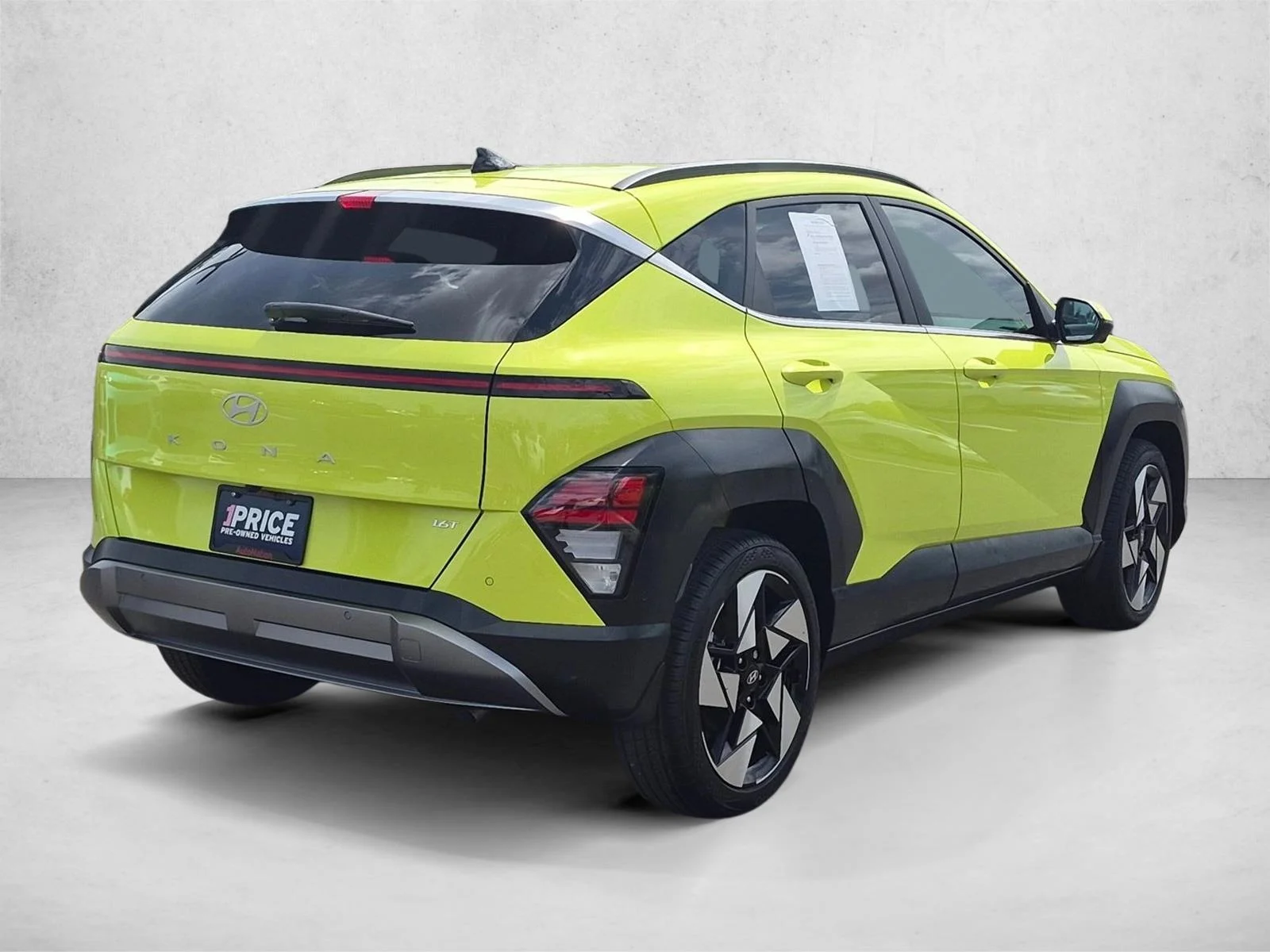 Used 2025 Neoteric Yellow Hyundai Limited image 5