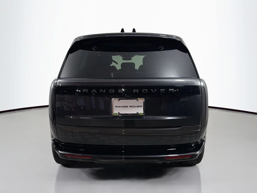 New 2026 Carpathian Gray Premium Metallic Land Rover SE image 6