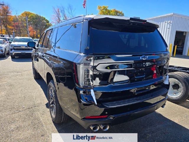 2027 Chevrolet Suburban Z71 - Photo 6