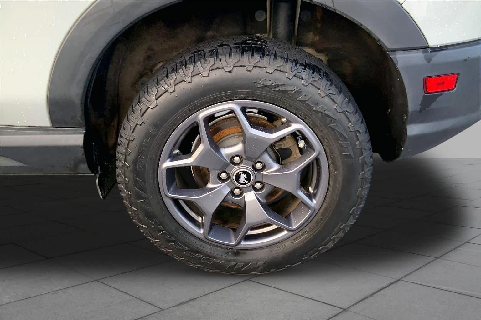 Used 2022 Cactus Grey Ford Badlands image 10