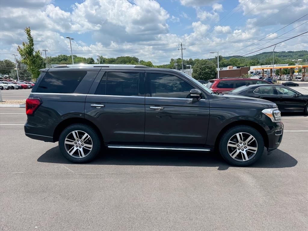 Used 2022 Dark Matter Metallic Ford Limited image 8