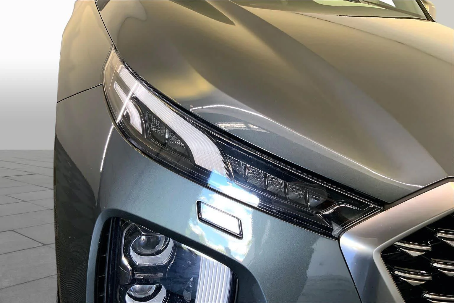 Used 2022 Rainforest Hyundai Calligraphy image 27